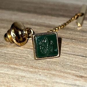 Vintage Swank Fleu De Lis Tie Tack Gold Tone With Green Front Old Money Heritage